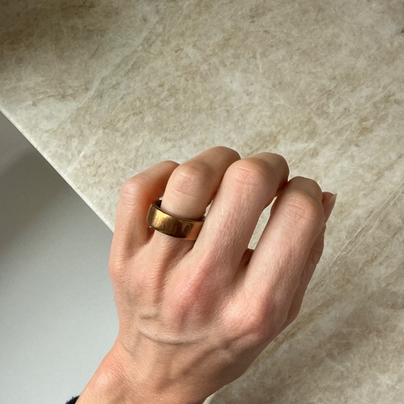 Oura ring third generation rose gold size 7 - Picture 5 of 5